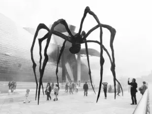 Louise Bourgeois La Folla