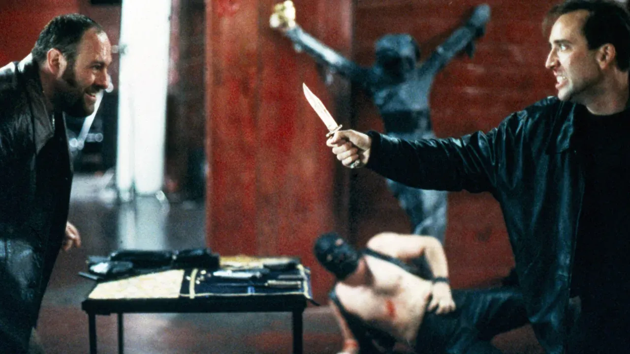 8mm - Delitto a Luci Rosse: Un Viaggio nei Meandri Oscuri dell'Anima Umana