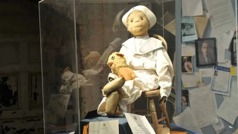 Robert la Bambola – la Leggenda della Vera Bambola Maledetta