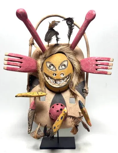 Joe Riley L'Artista Visionario Dietro le Maschere dell'Orrore