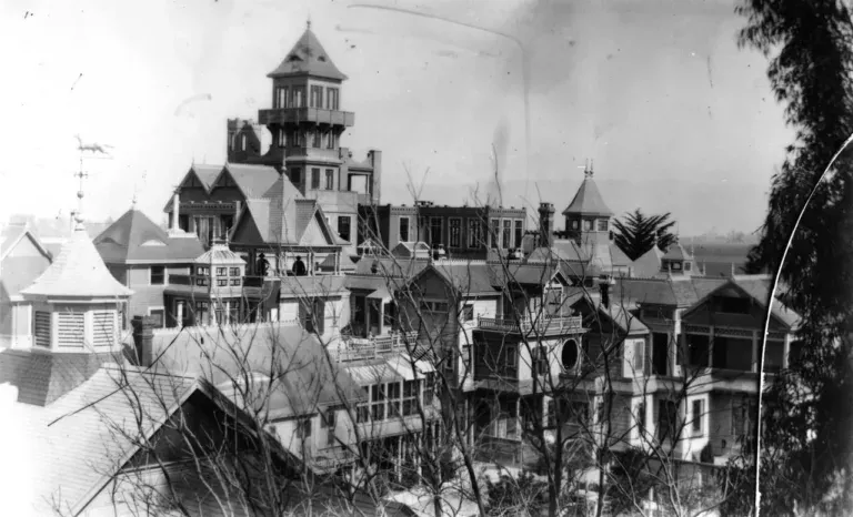Winchester Mystery House